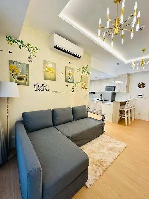 Modern Solace - The Florence 1Br Manila Apartment