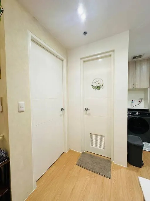 Modern Solace - The Florence 1Br Manila 0*,