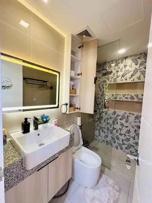 Modern Solace - The Florence 1Br Manila Apartment