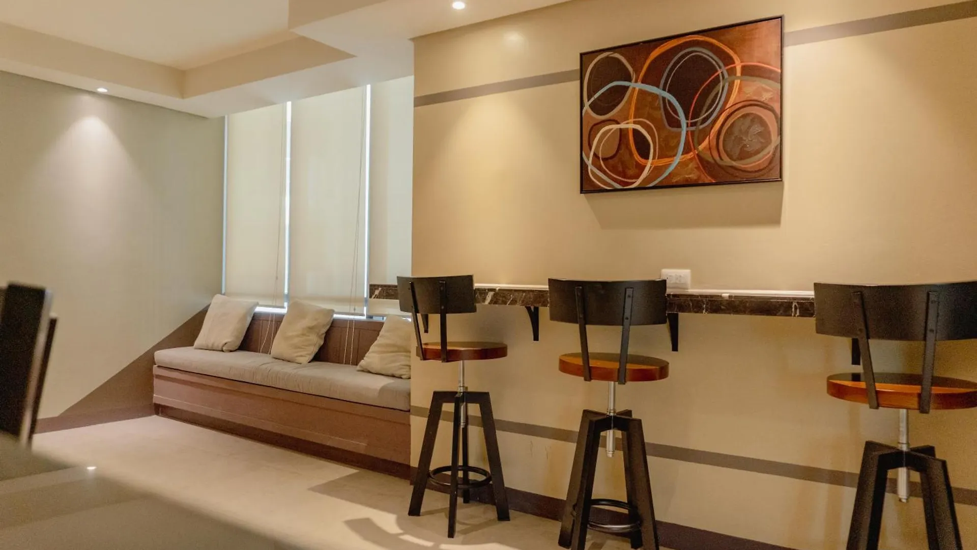 Modern Solace - The Florence 1Br Manila Apartment
