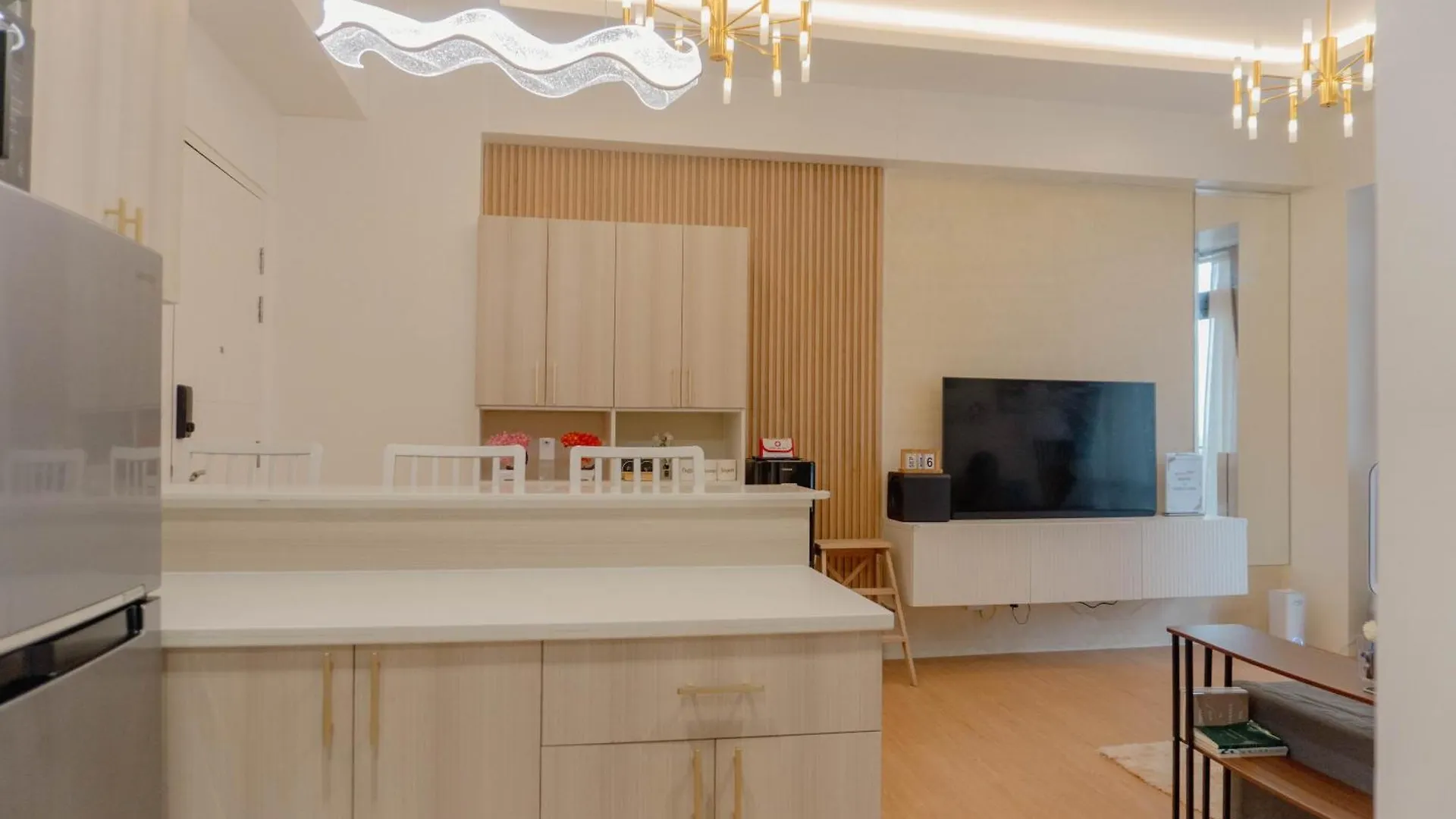 Modern Solace - The Florence 1Br Manila 0*,