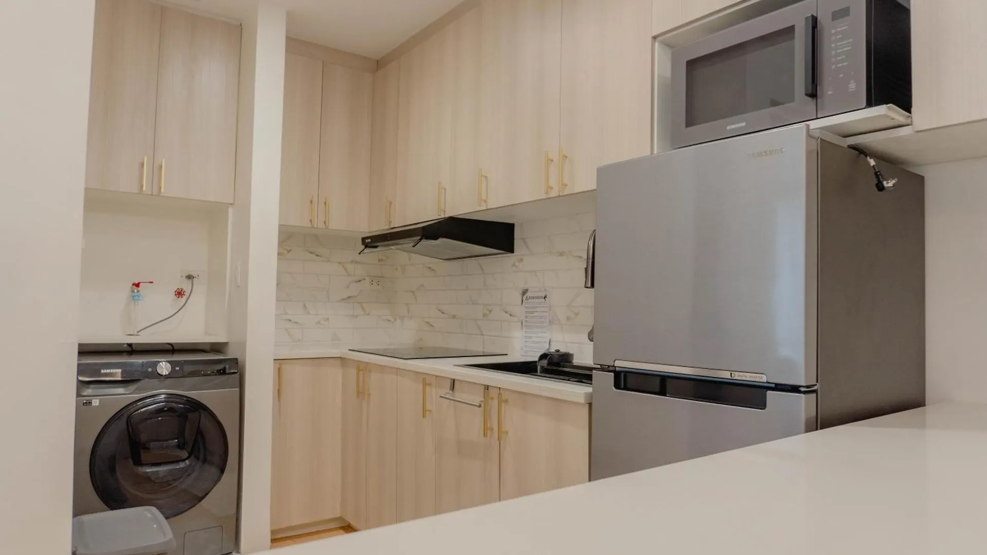 Modern Solace - The Florence 1Br Manila 0*,